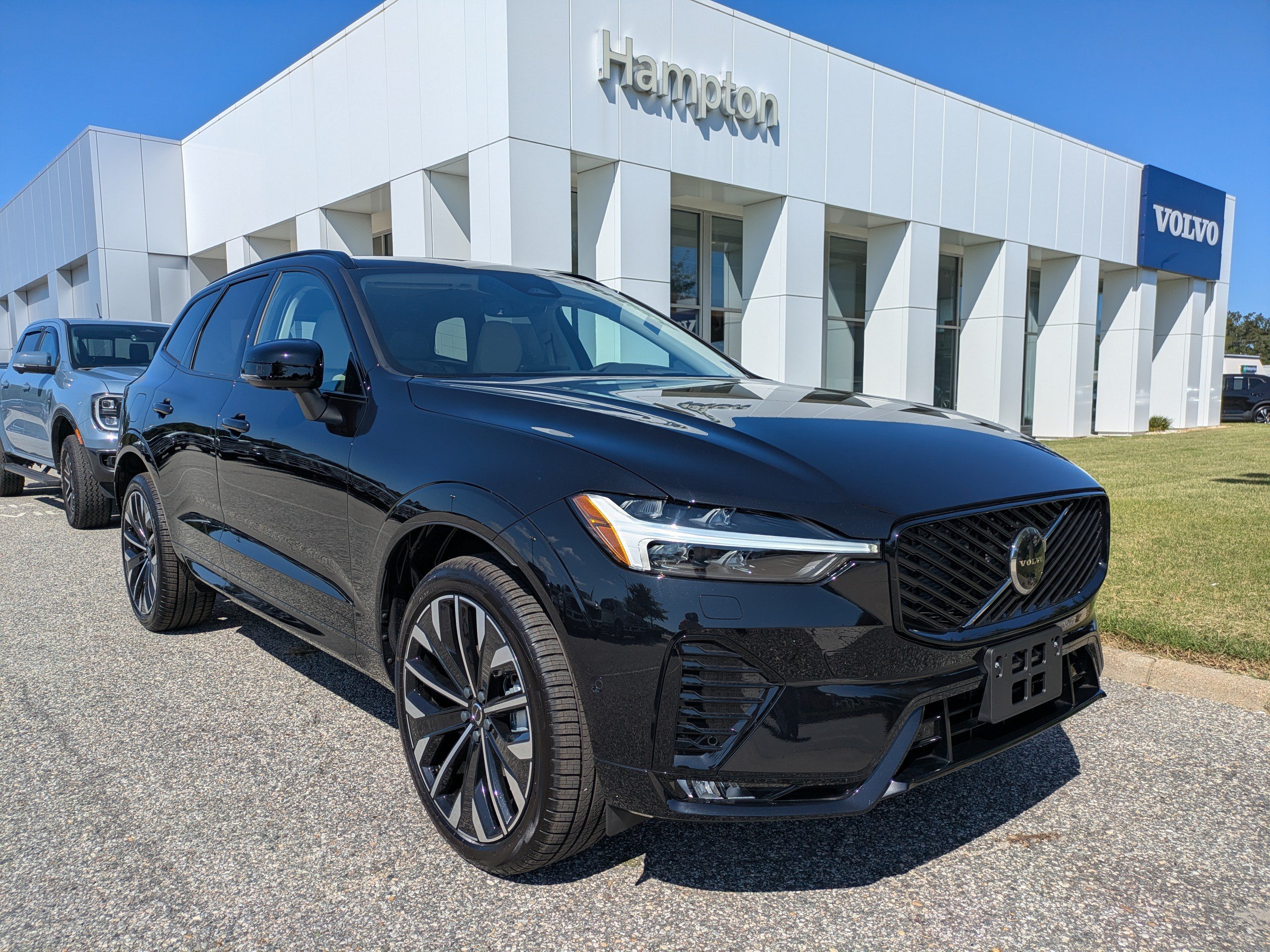 New 2027 Volvo XC60 B5 Ultra SUV