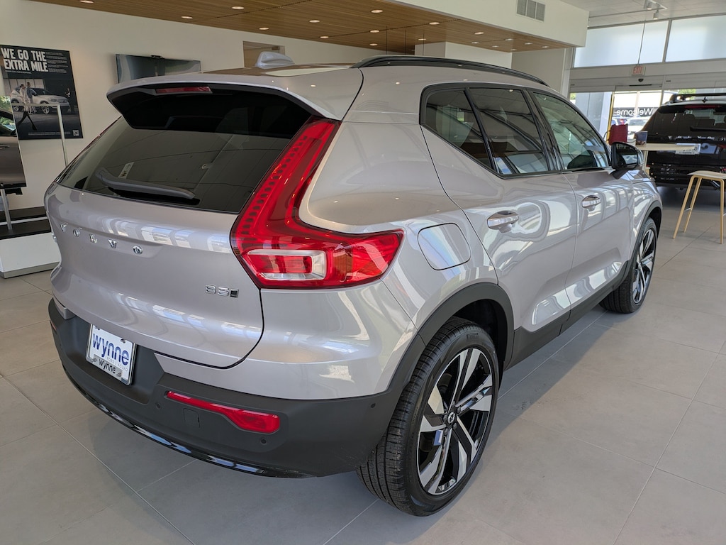 New 2026 Volvo XC40 B5 Plus SUV