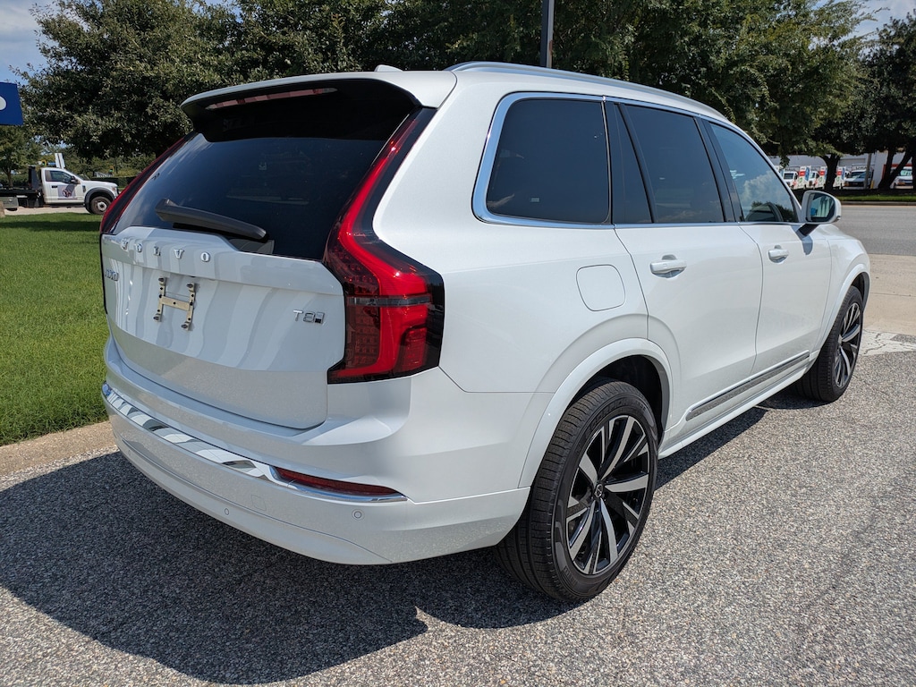 New 2026 Volvo XC90 plug-in hybrid T8 Core SUV