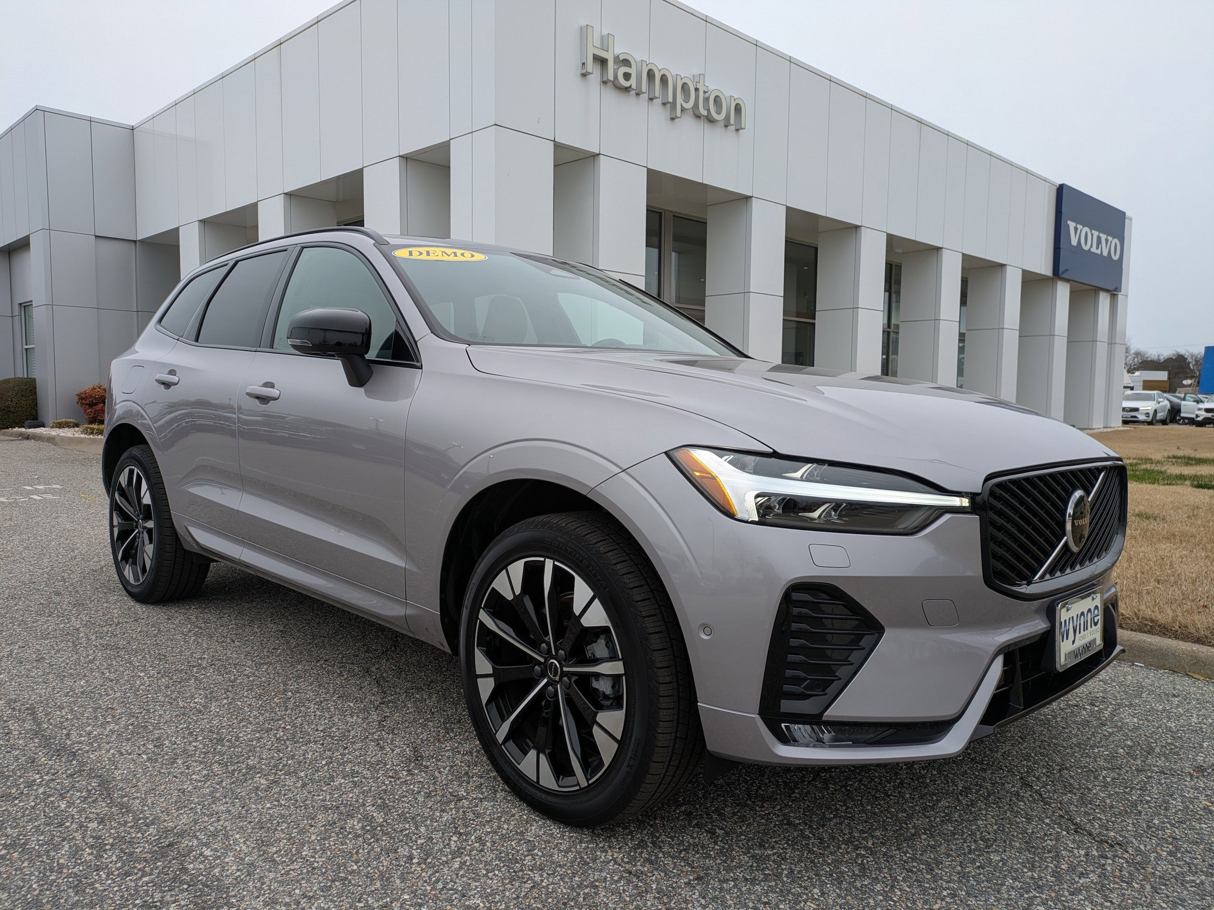 2026 Volvo XC60 Plus - Photo 2