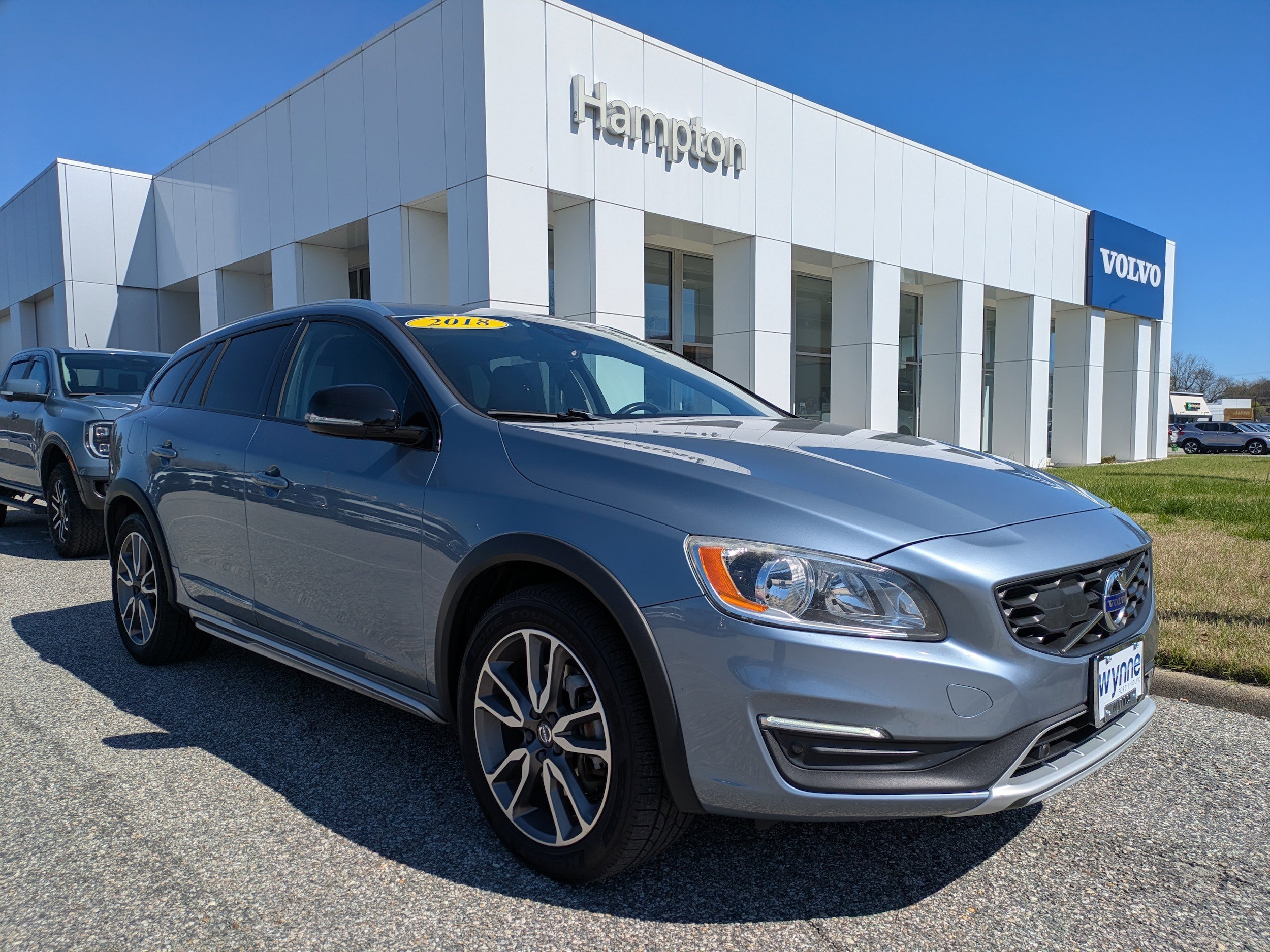 Used 2018 Volvo V60 Base with VIN YV440MWK7J2058773 for sale in Hampton, VA