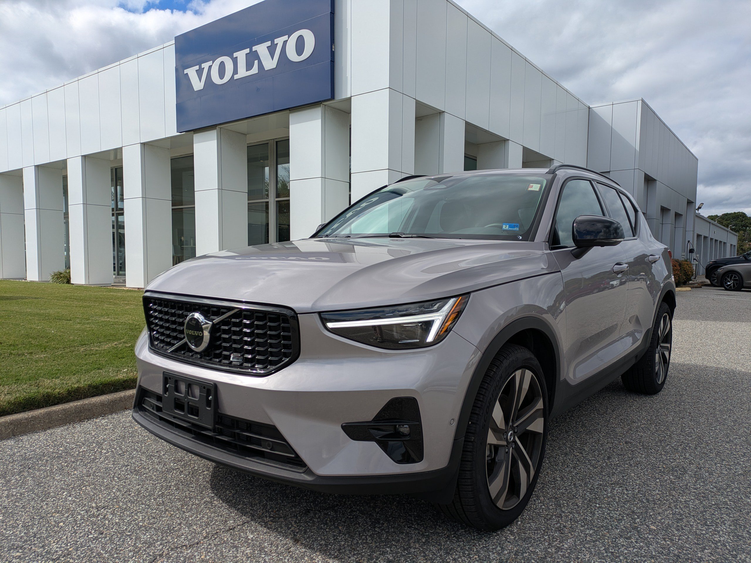 New 2026 Volvo XC40 B5 Plus SUV