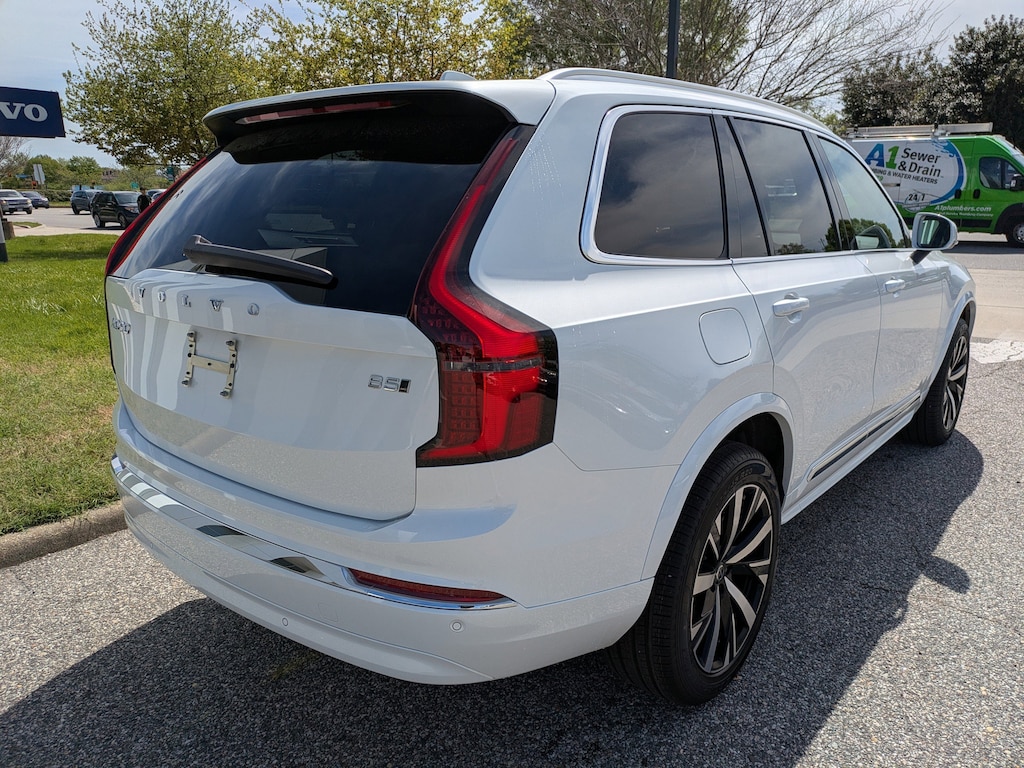 New 2026 Volvo XC90 B5 Core SUV