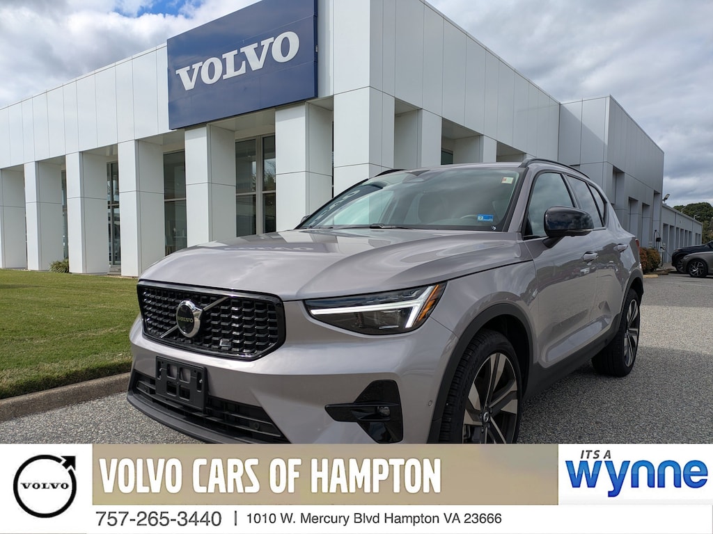 New 2026 Volvo XC40 B5 Plus SUV