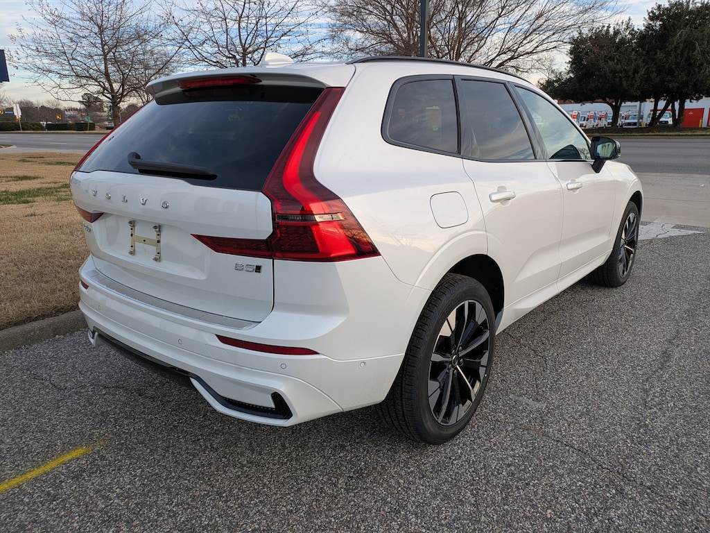 New 2026 Volvo XC60 B5 Plus SUV