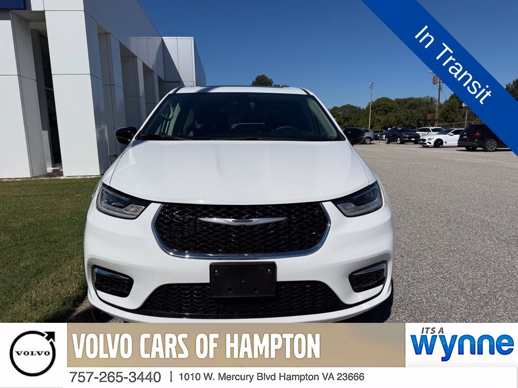 Used 2024 Chrysler Pacifica Limited Limited FWD