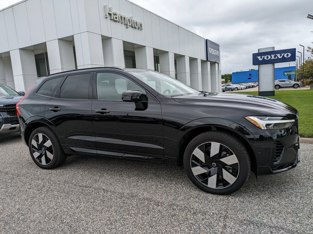 New 2025 Volvo XC60 plug-in hybrid T8 Plus SUV