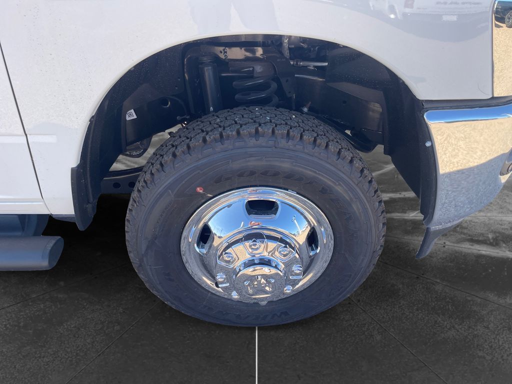 2026 RAM 3500 Tradesman - Photo 9