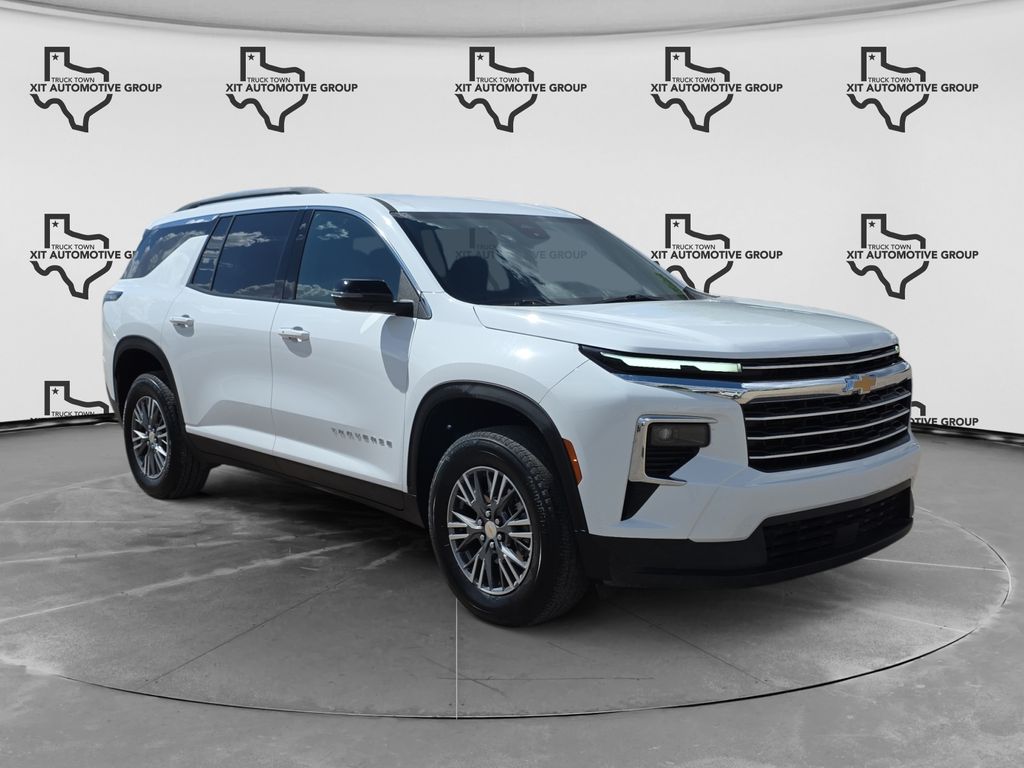 2025 Chevrolet Traverse LT