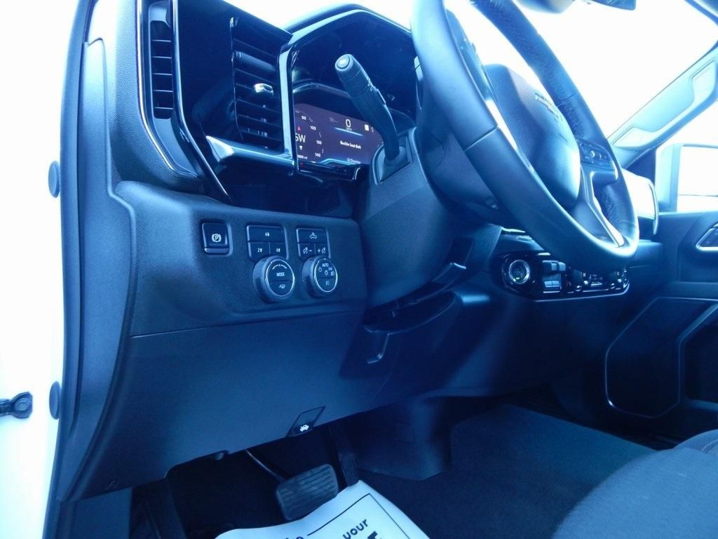 2025 Chevrolet Silverado 2500HD LT - Photo 18
