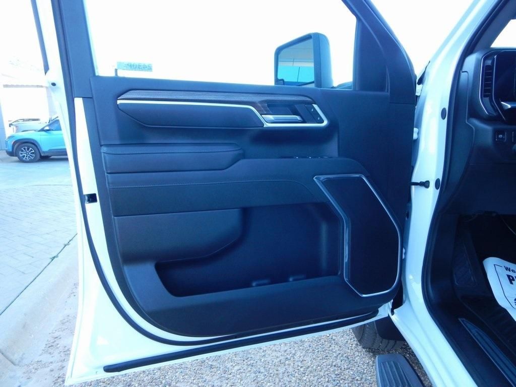 2025 Chevrolet Silverado 2500HD LT - Photo 17