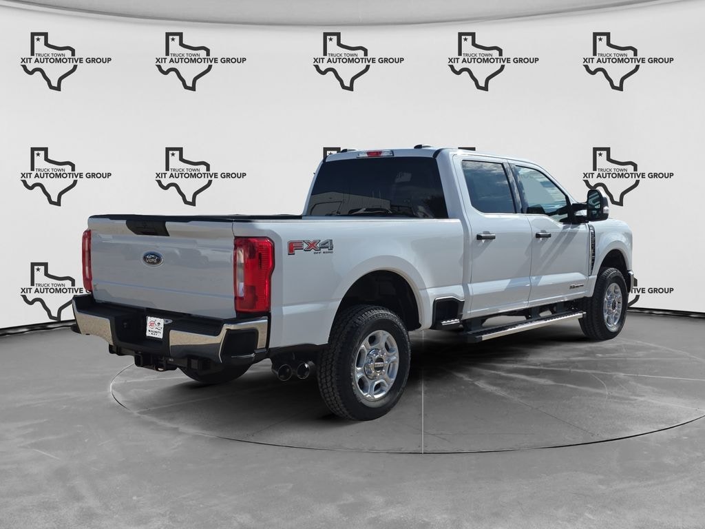 New 2026 Ford F-250SD XLT Truck Crew Cab