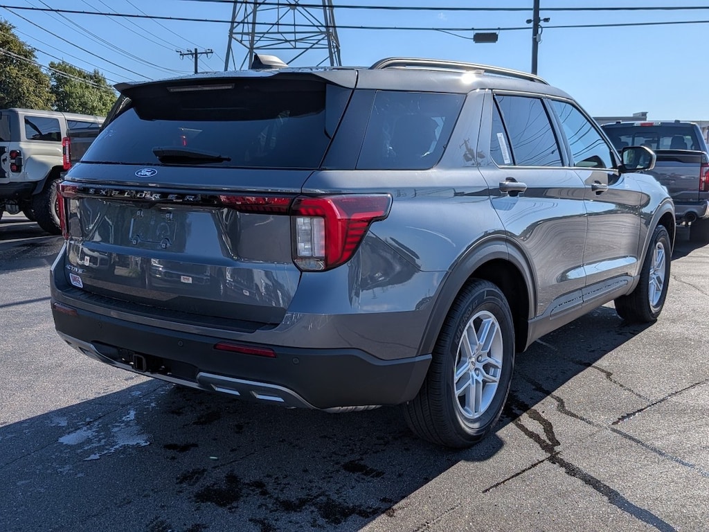 New 2027 Ford Explorer Active w/200A Pkg SUV