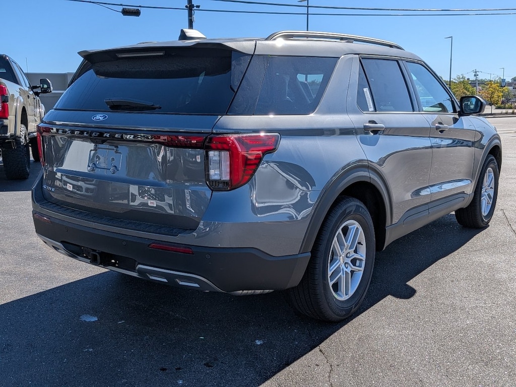 New 2027 Ford Explorer Active w/200A Pkg SUV