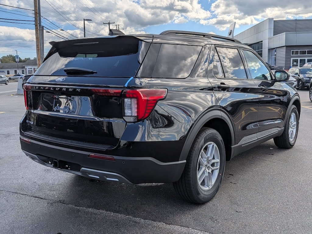 New 2027 Ford Explorer Active w/200A Pkg SUV