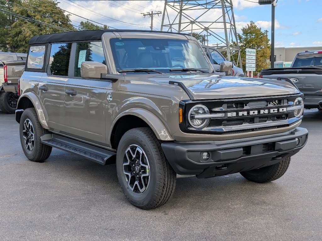 New 2026 Ford Bronco Outer Banks SUV