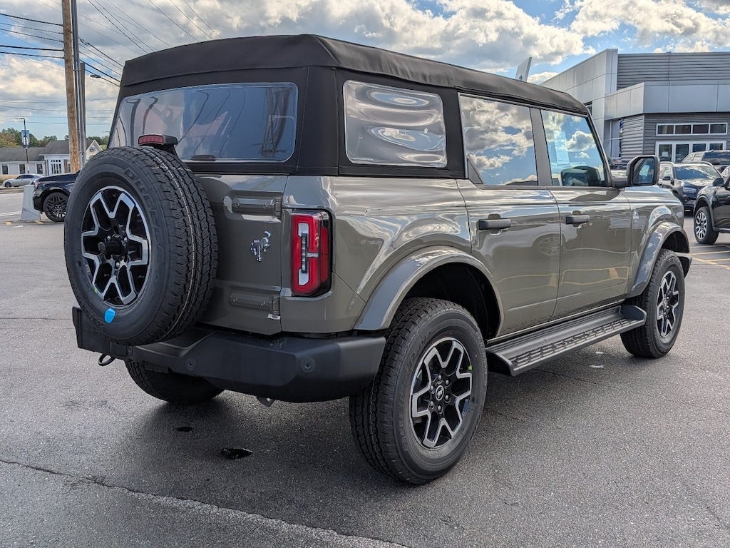New 2026 Ford Bronco Outer Banks SUV