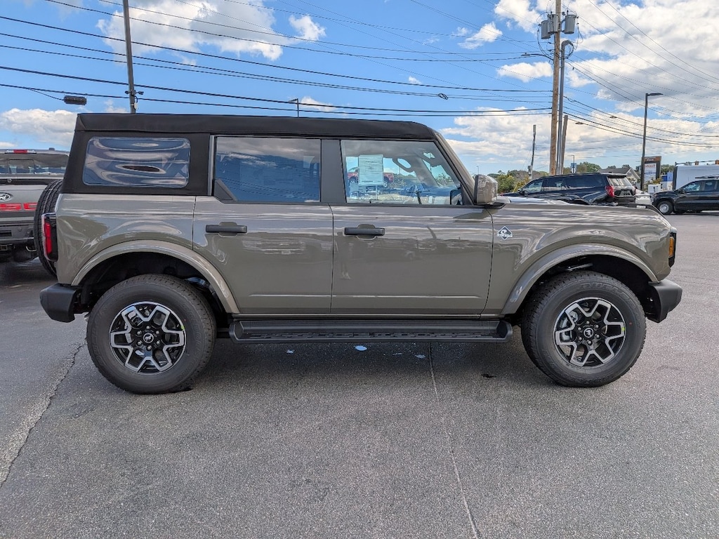 New 2026 Ford Bronco Outer Banks SUV