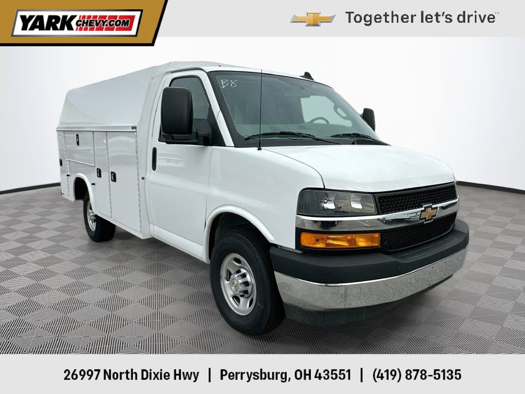 2026 Chevrolet Express Cutaway Base