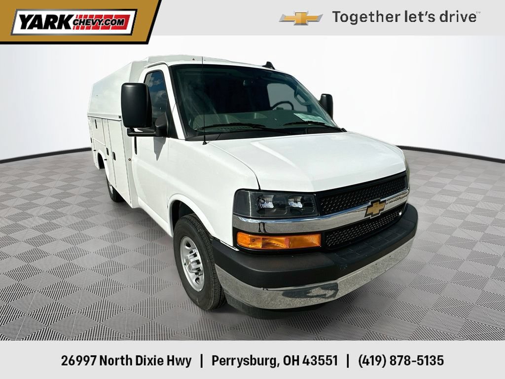 2026 Chevrolet Express Cutaway Base