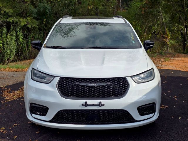 Used 2025 Chrysler Pacifica Limited Minivan/Van