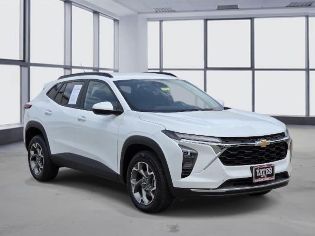 Used 2025 Chevrolet Trax LT SUV