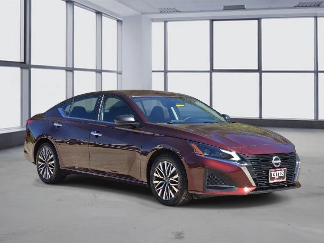 Used 2025 Nissan Altima SV