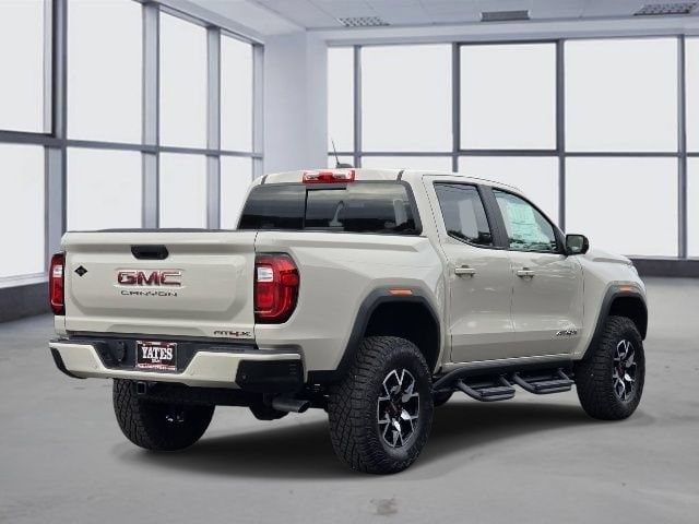 2026 GMC Canyon AT4X - Photo 3