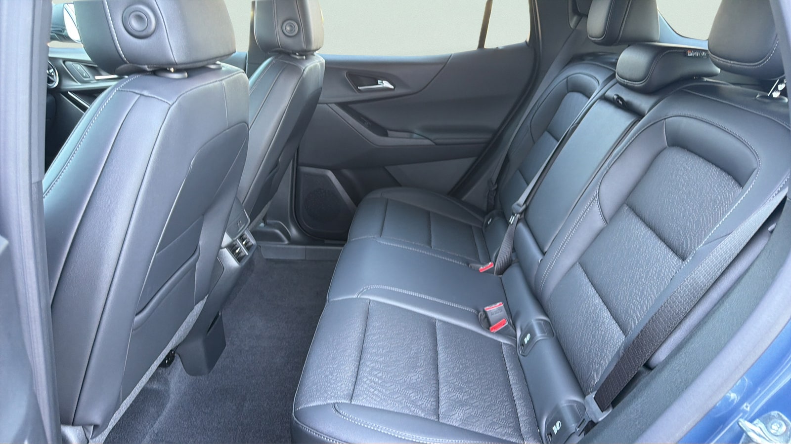2027 Chevrolet Equinox LT - Photo 25