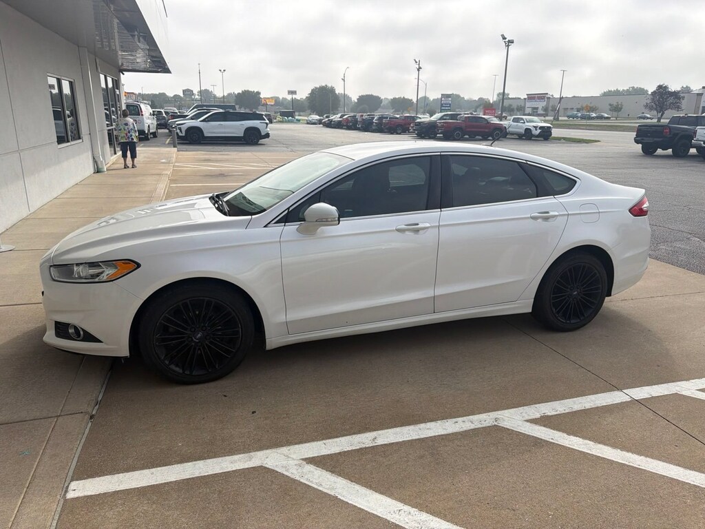 Used 2014 Ford Fusion SE Sedan