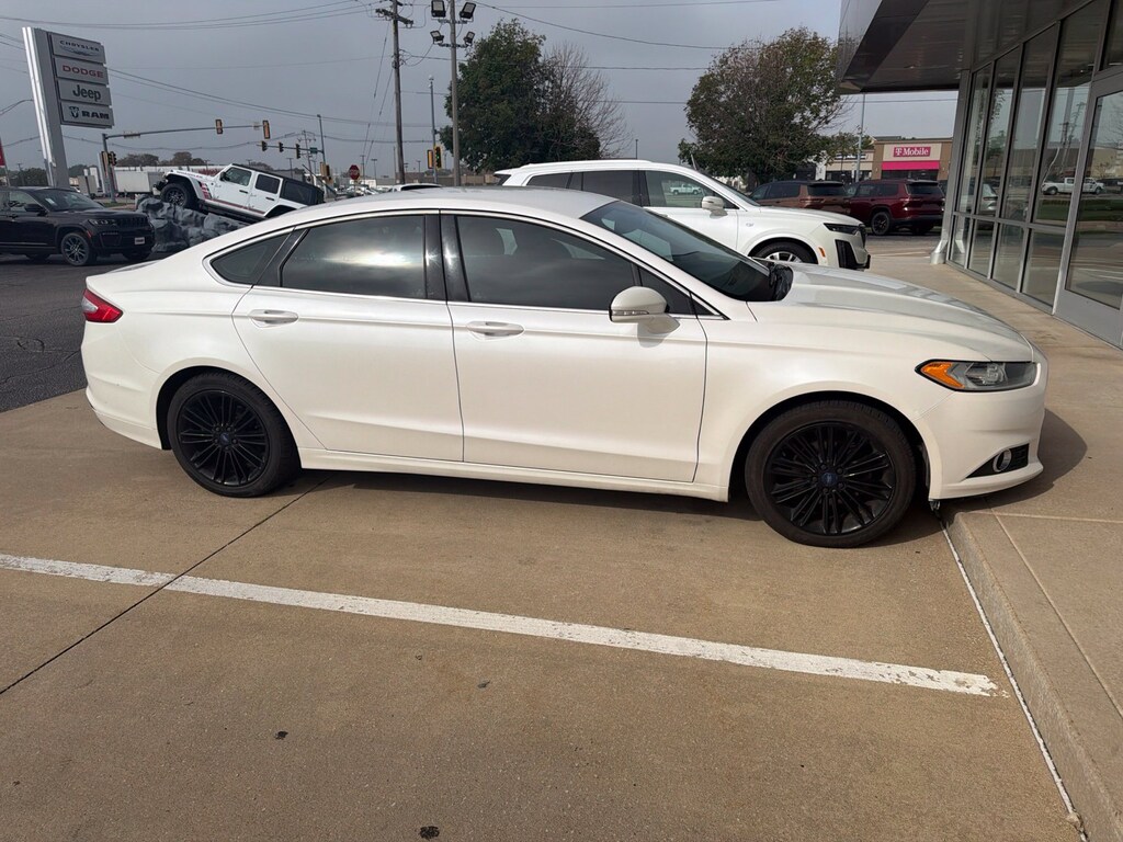 Used 2014 Ford Fusion SE Sedan