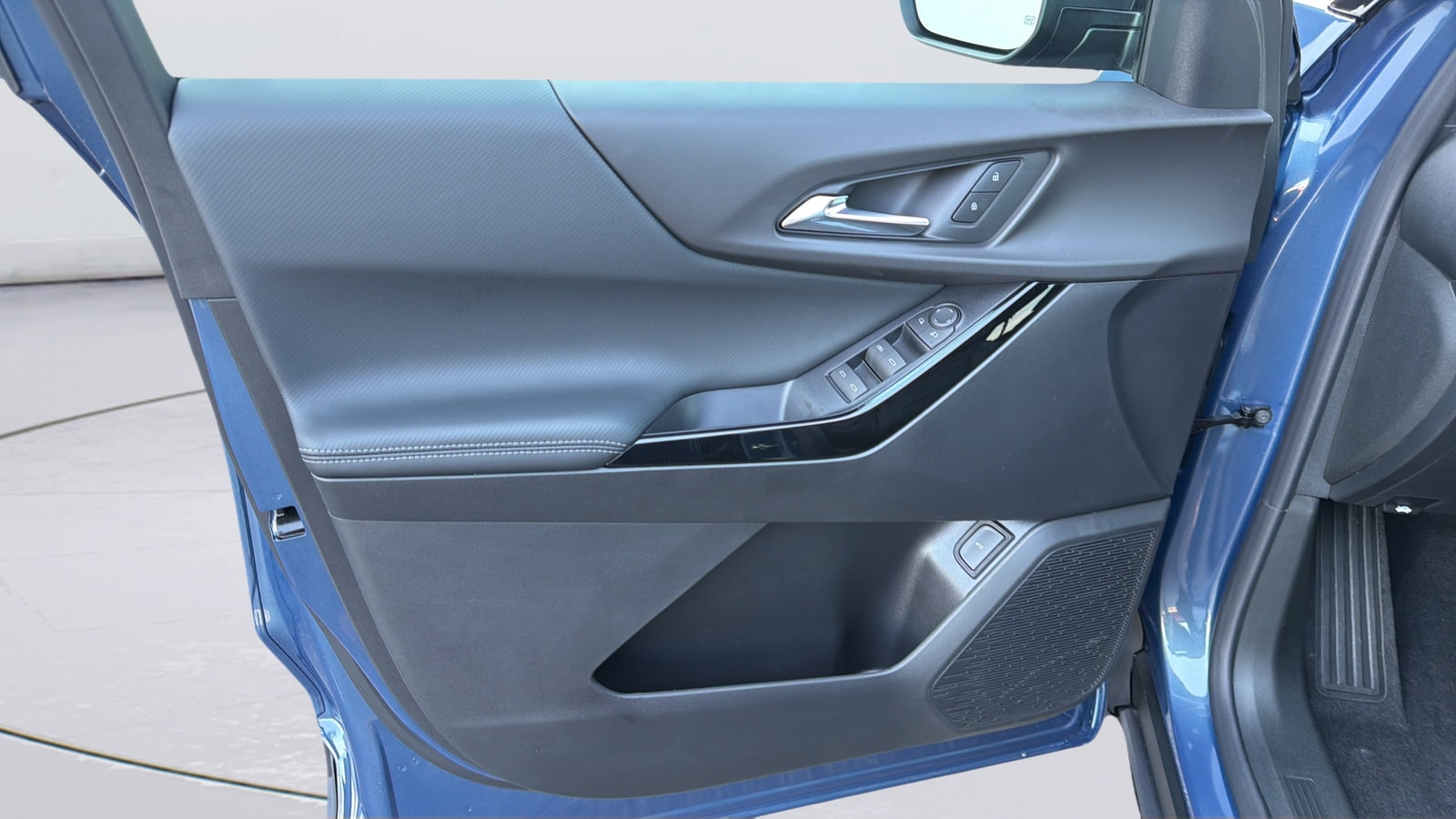 2027 Chevrolet Equinox LT - Photo 22