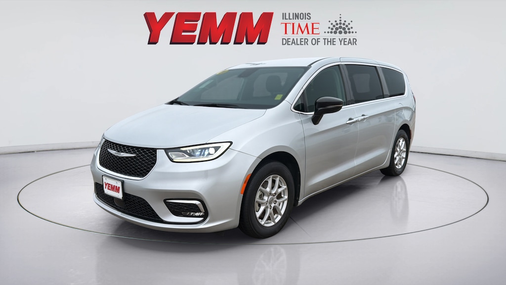 Used 2024 Chrysler Pacifica Touring L Van Passenger Van