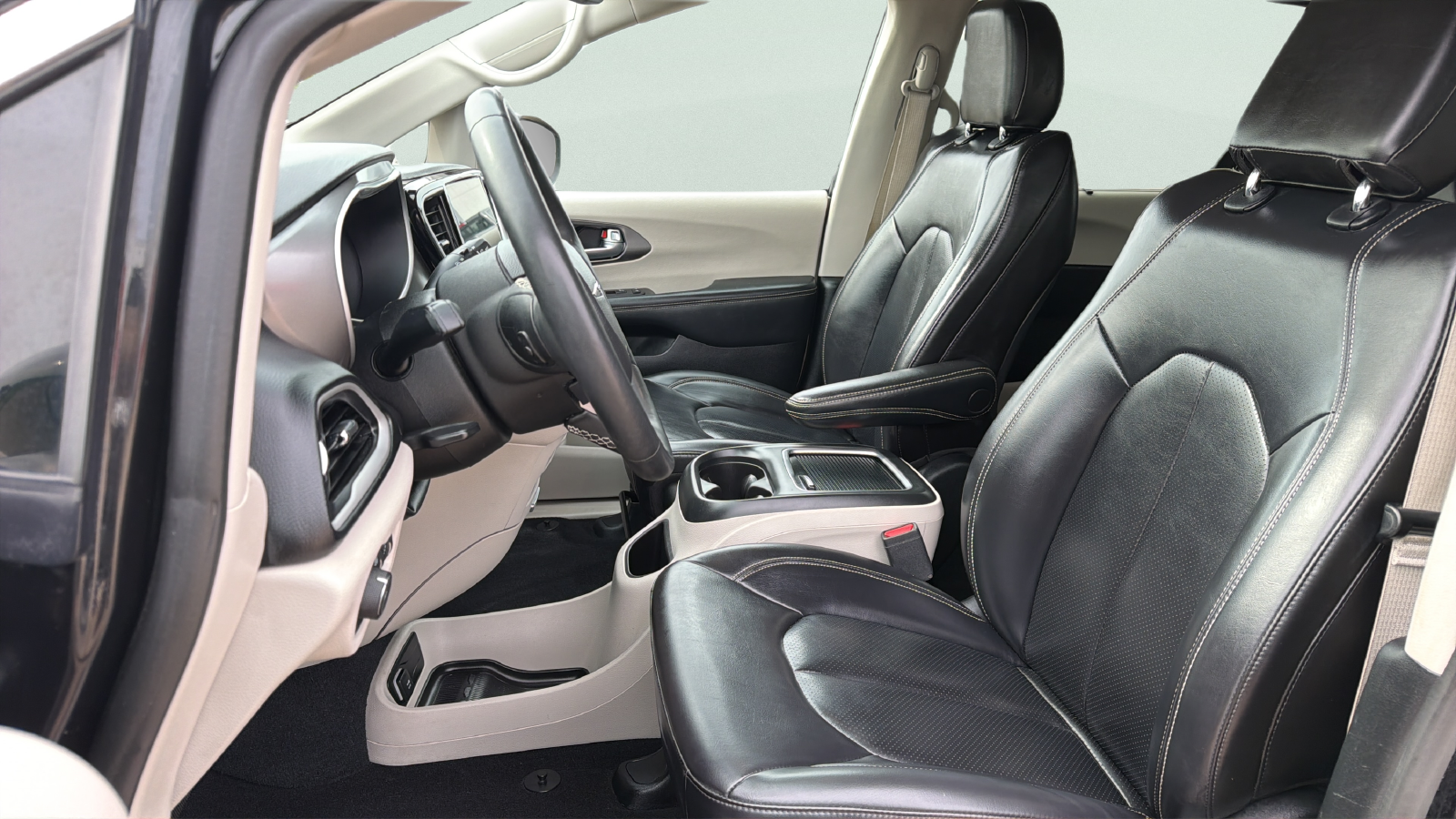 Certified 2023 Chrysler Pacifica Touring L Minivan/Van