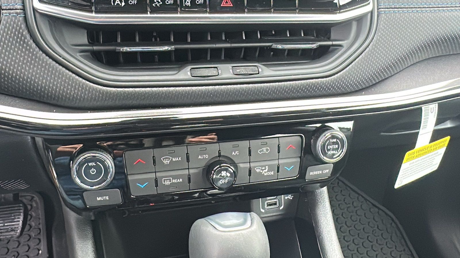 2026 Jeep Compass Latitude Altitude - Photo 14