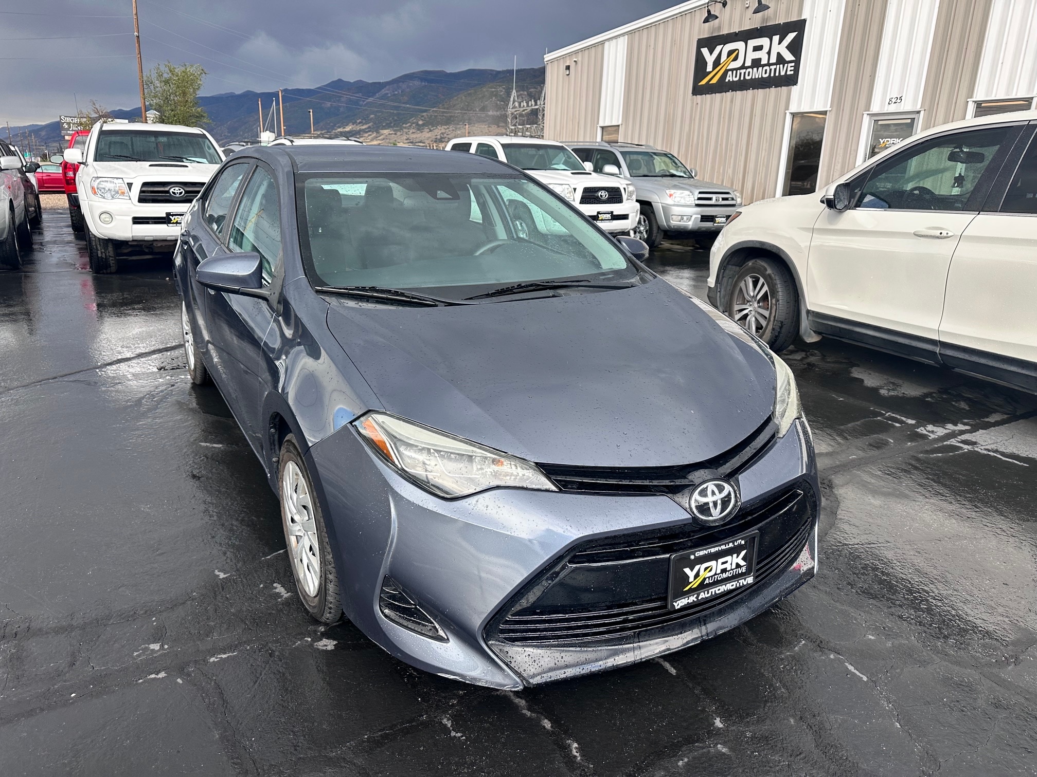 2017 Toyota Corolla LE FWD photo