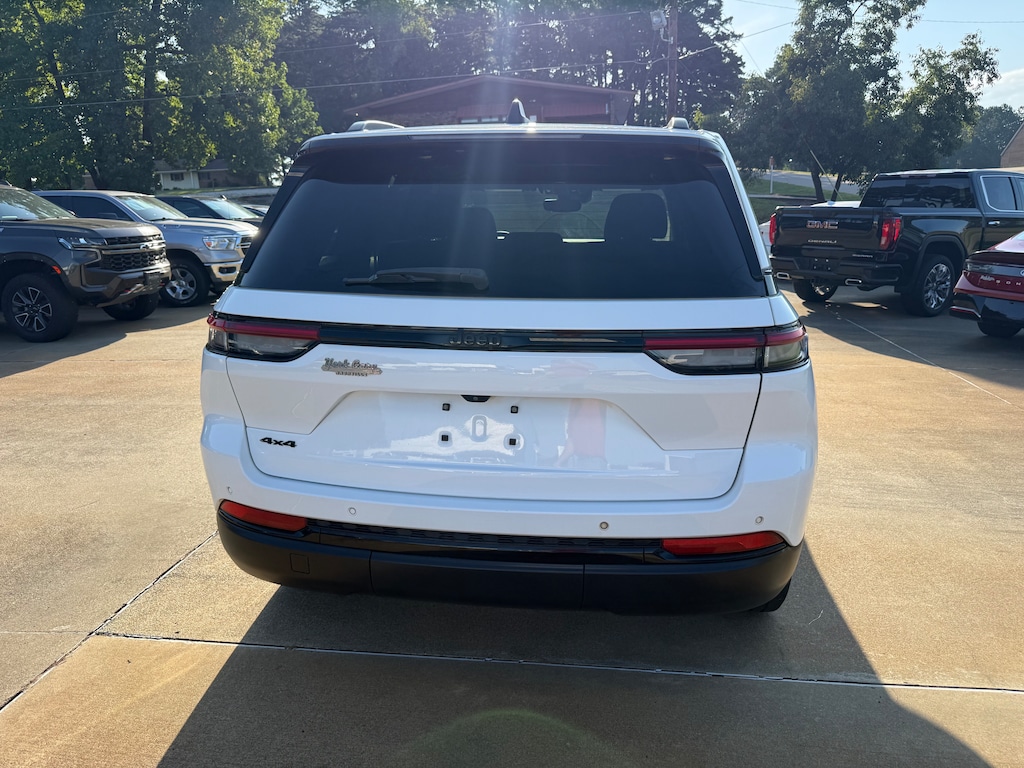 Used 2022 Jeep Grand Cherokee Altitude