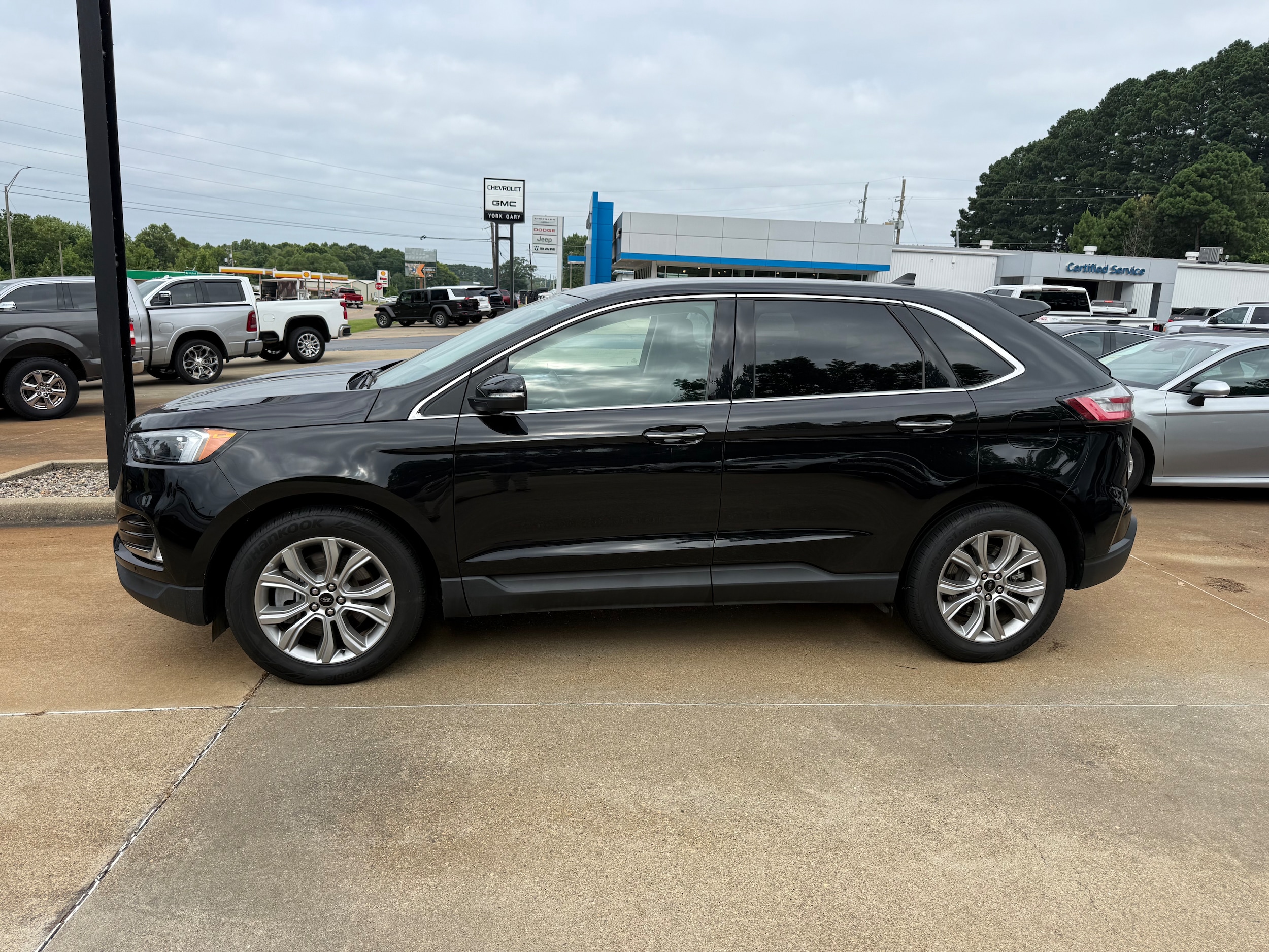 2024 Ford Edge Titanium
