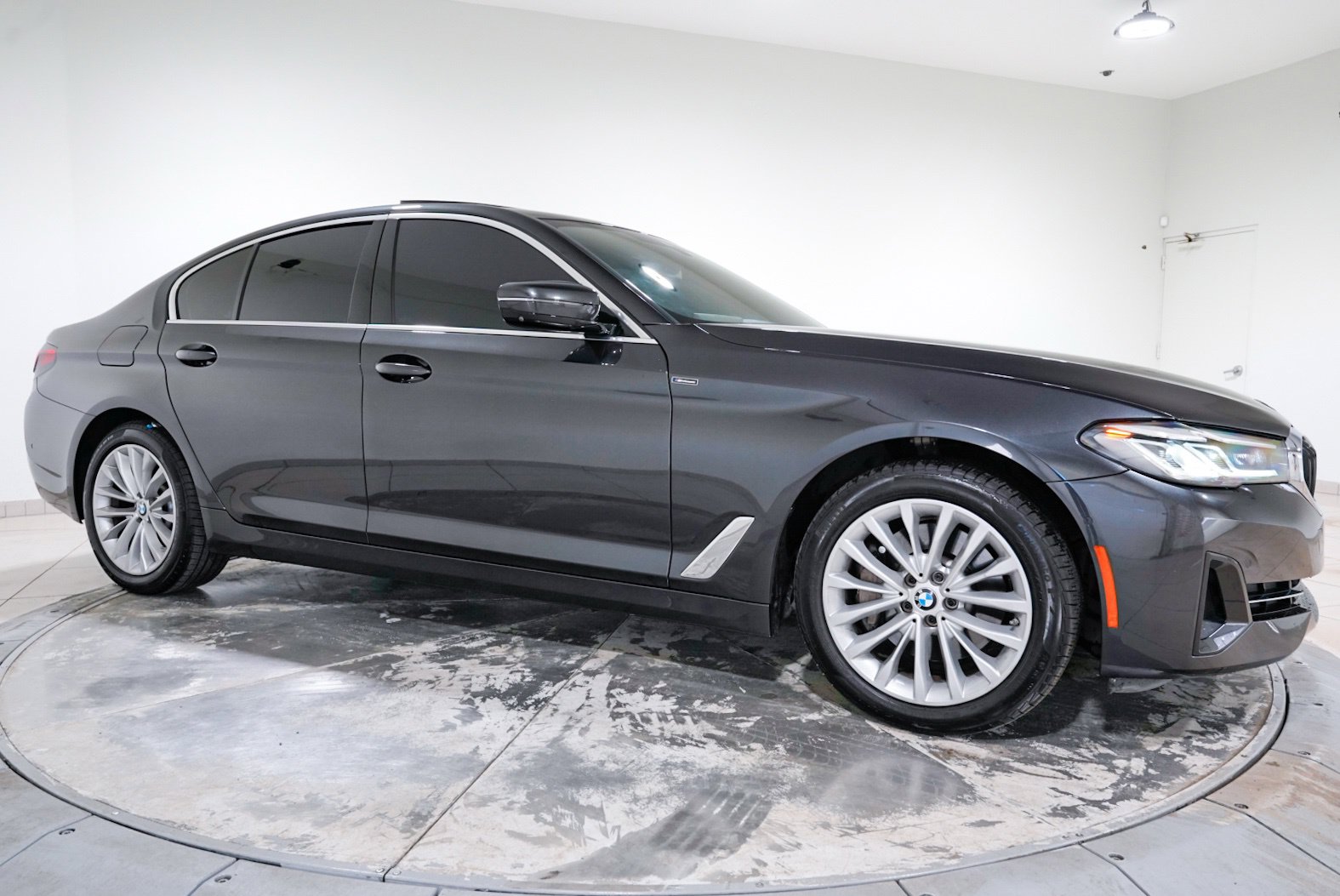 Used 2021 BMW 5 Series 530i xDrive Sedan