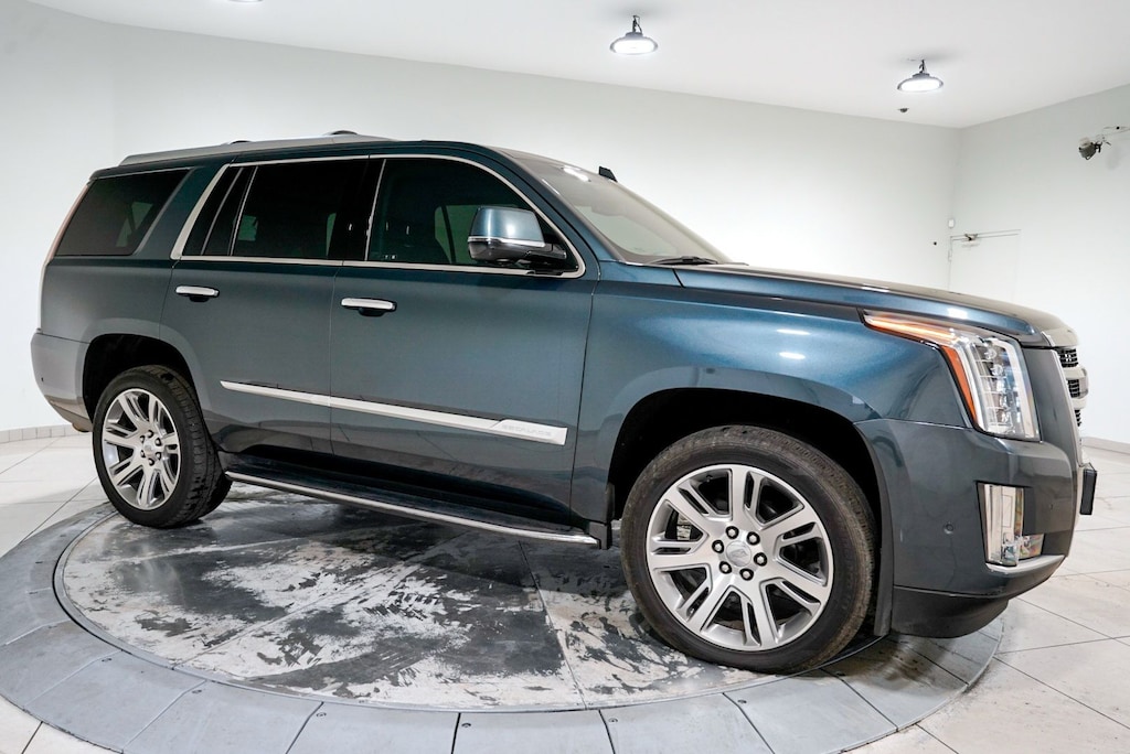 Used 2019 Cadillac Escalade Luxury SUV