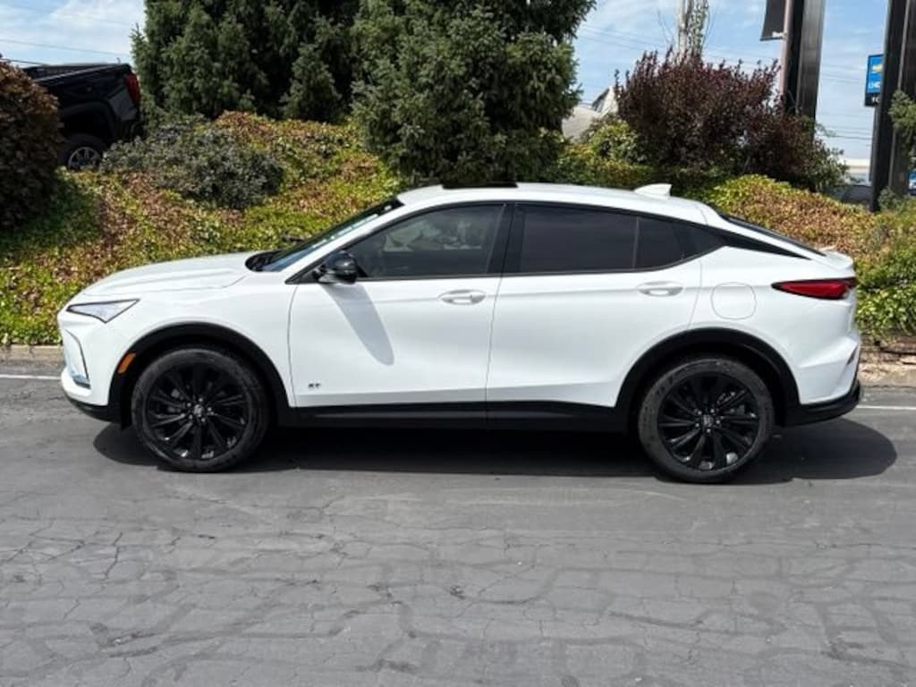 New 2026 Buick Envista Sport Touring SUV