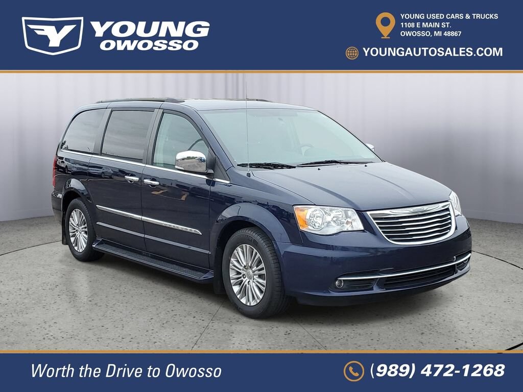Used 2015 Chrysler Town & Country Touring-L Minivan