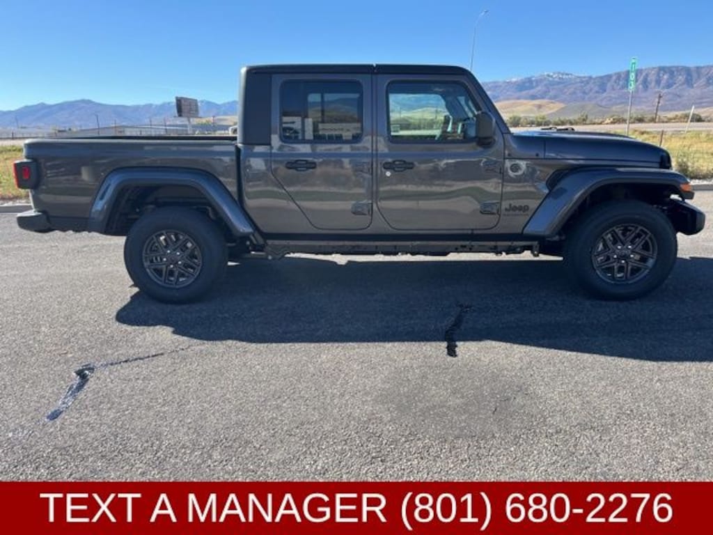 New 2025 Jeep Gladiator SPORT S 4X4 Pickup