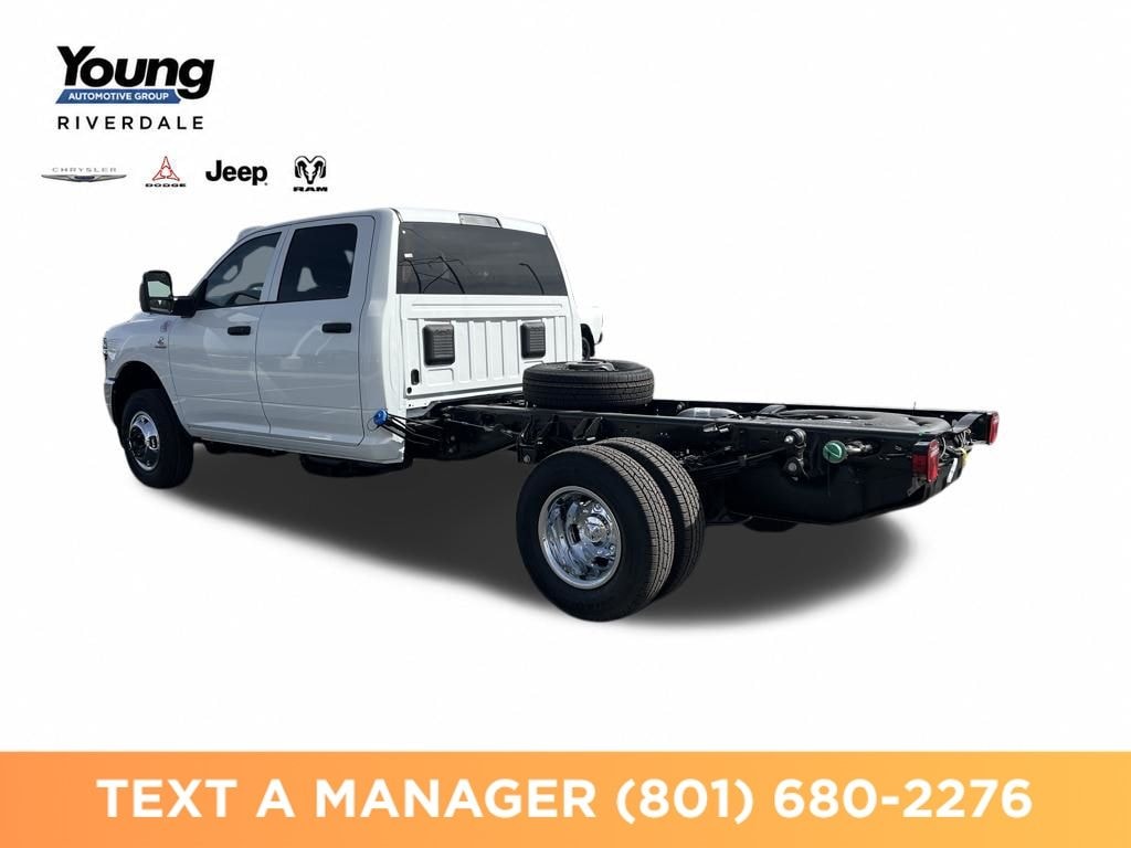 New 2026 Ram 3500 Chassis Cab TRADESMAN CREW 4X4 60' CA Pickup
