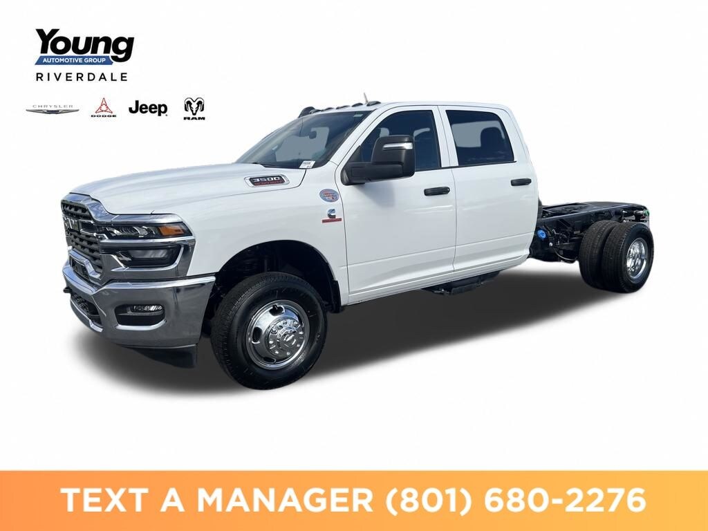 New 2026 Ram 3500 TRADESMAN CREW CAB CHASSIS 4X4 60' CA Pickup