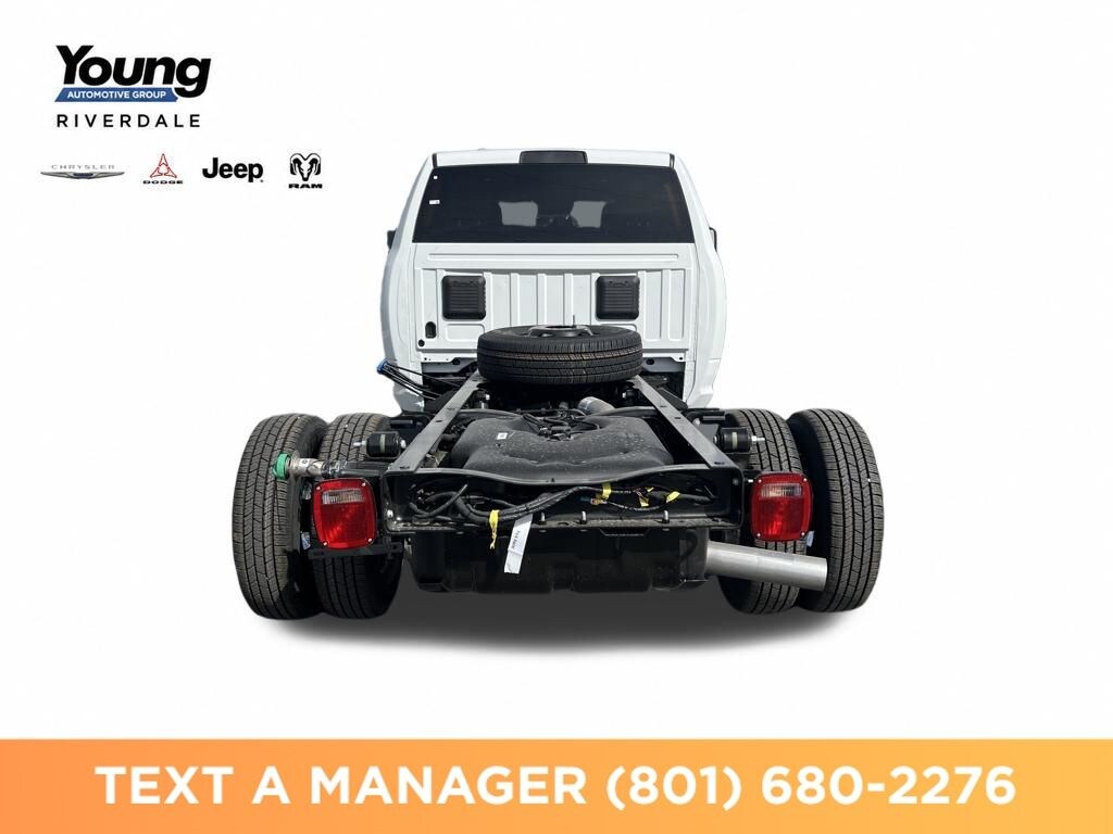 New 2026 Ram 3500 Chassis Cab TRADESMAN CREW 4X4 60' CA Pickup