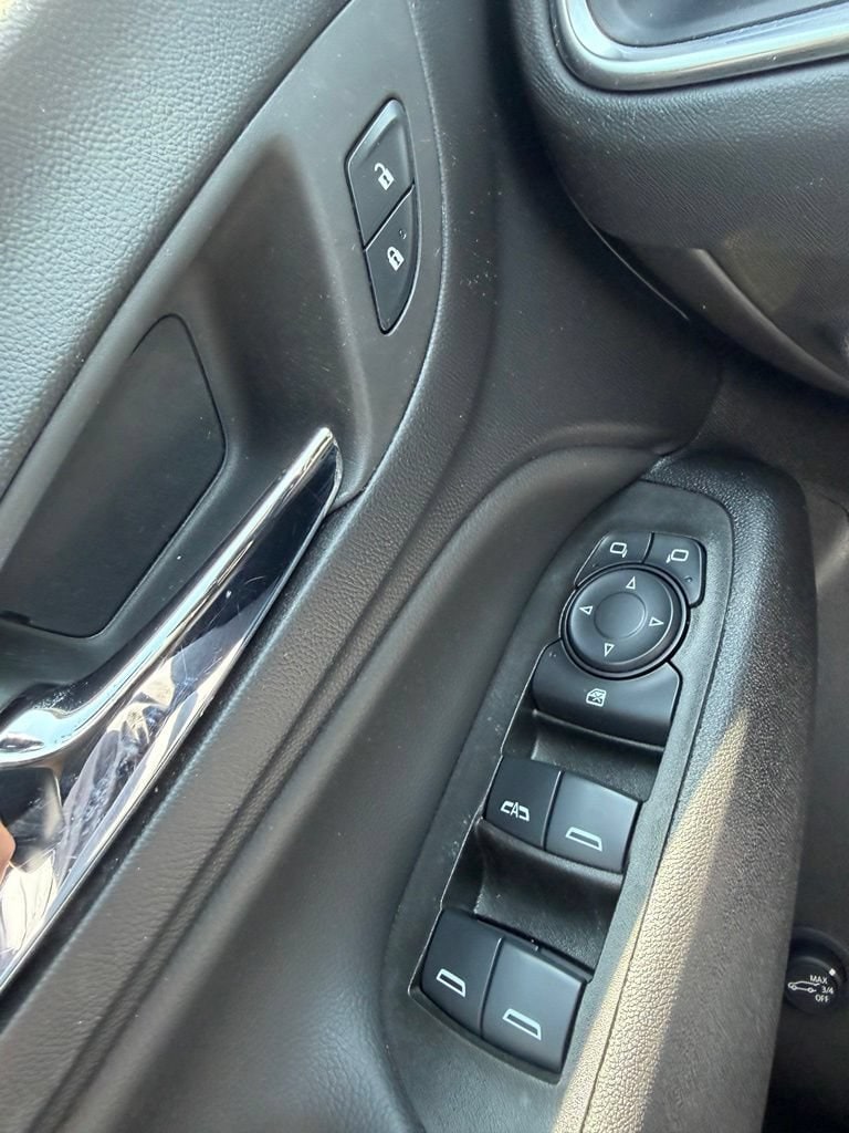 2024 Chevrolet Equinox LT - Photo 16