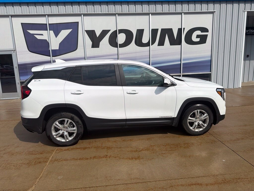Used 2024 GMC Terrain SLE SUV