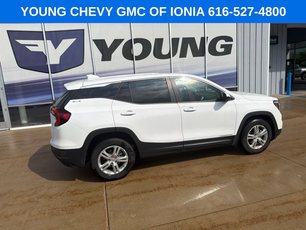 Used 2024 GMC Terrain SLE SUV
