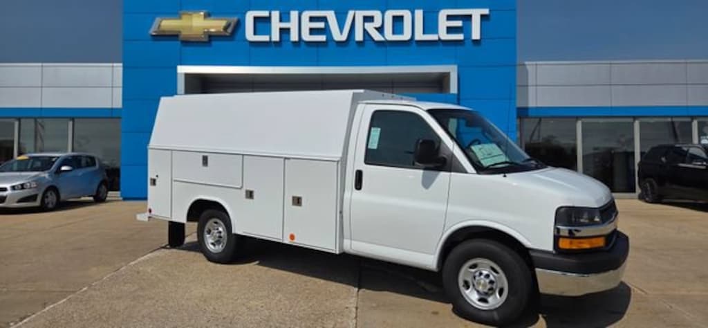 New 2026 Chevrolet Express Cutaway 3500 1WT Cutaway Van